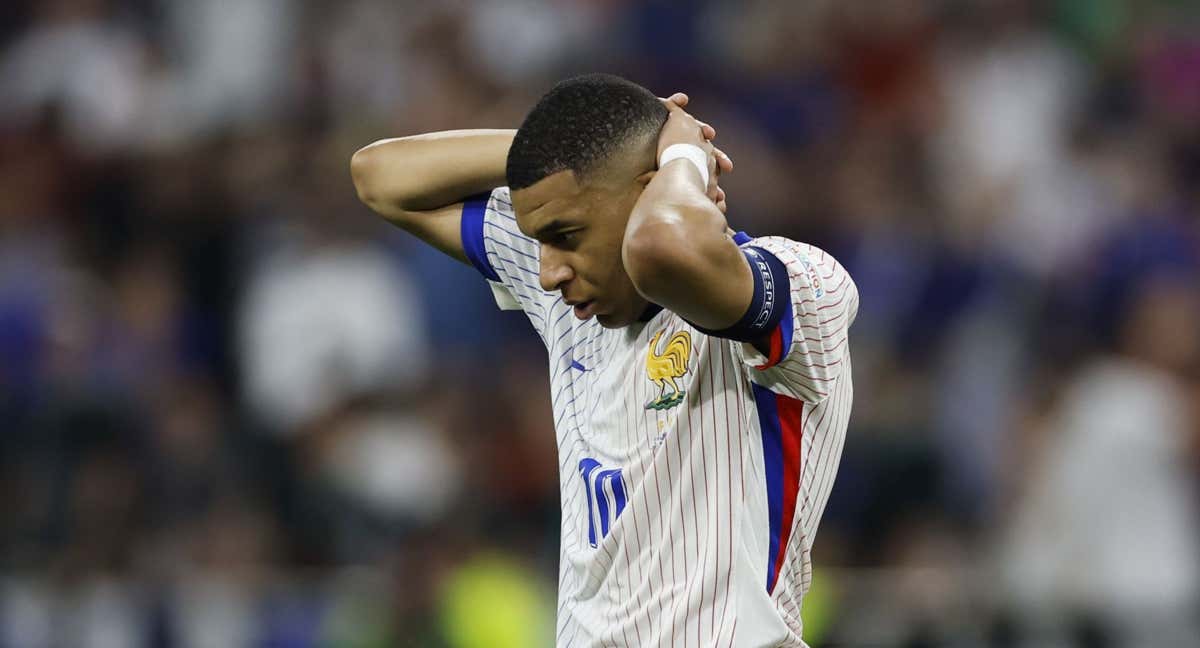 Kylian Mbappé se lamenta durante el España-Francia./EFE