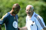 La anécdota de Luis Aragonés antes de la final de la Eurocopa 2008: «Nos soltó la convocatoria equivocándose en los nombres... Fue una buena terapia»