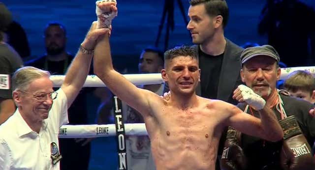 Cristóbal Lorente se proclama campeón de Europa en un combate épico ante Forte