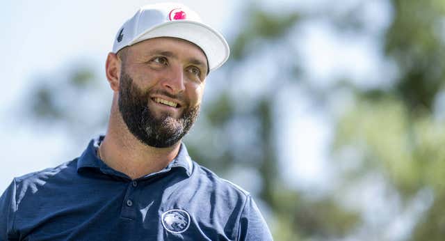 Jon Rahm copia la fórmula de Fernando Alonso para remontar en el LIV Golf: “Casi prefiero que haya viento”