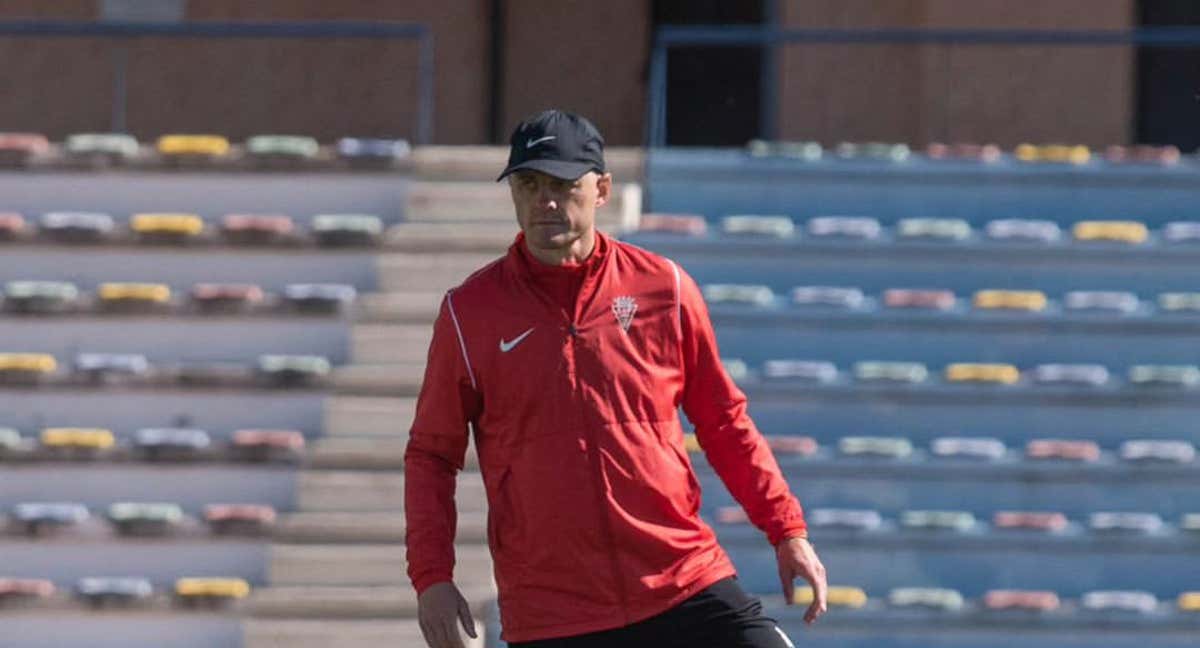 Nano Rivas durante un entrenamiento con el San Fernando. /@sanfernando_cd