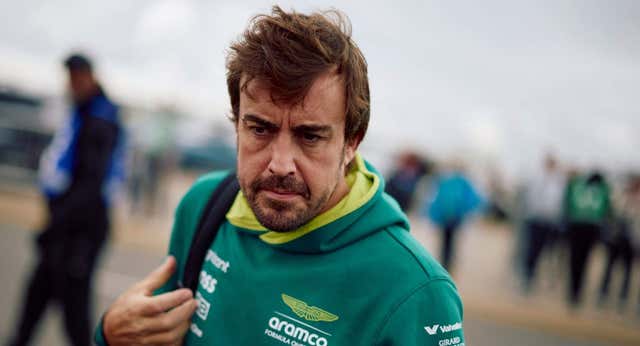 El capricho de Fernando Alonso, Christian Horner y un coche de película copan el ‘salvavidas’ de Goodwood