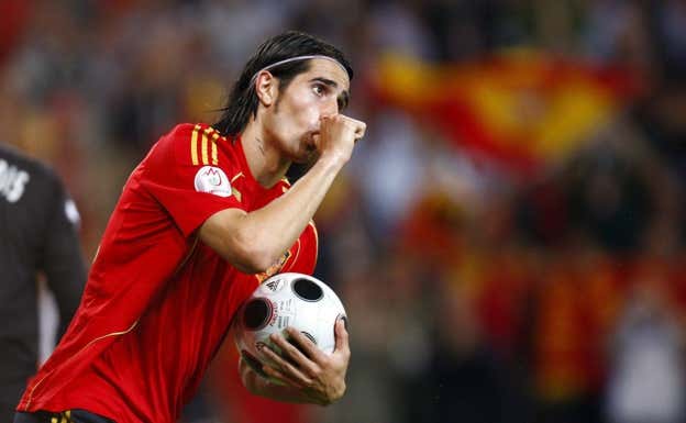 De la Red marca en la victoria de España contra Greciaen la Eurocopa 2008. EFE
