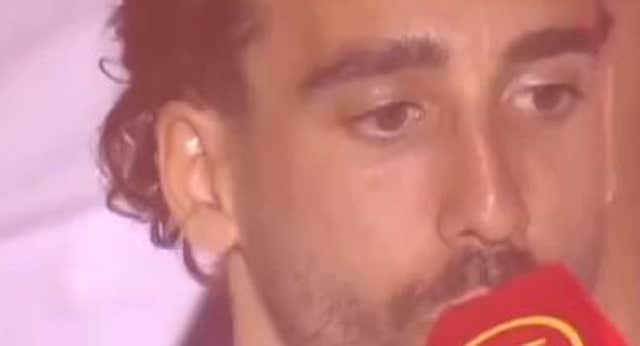 El lateral se lanzó con su canción particular en la celebración de la Euro
