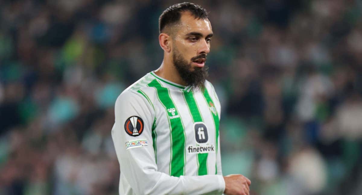 Borja Iglesias, en un partido con el Betis la pasada campaña./AFP