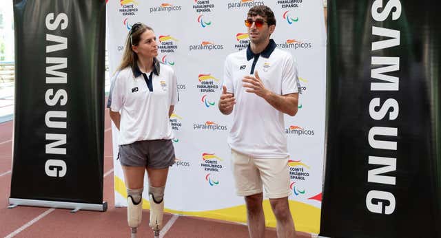 ‘En los zapatos’ de los paralímpicos españoles: “Me falta una medalla de oro, que brilla más”