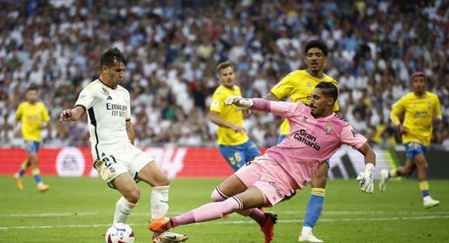 Las Palmas lanza un órdago a Valles que ya vivieron Denis Suárez o Fernando Llorente: «Si sigue no estará a disposición del entrenador»