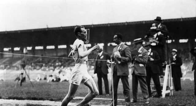 París 1924, los Juegos Olímpicos que estrenaron villa olímpica unisex para evitar «tentaciones»