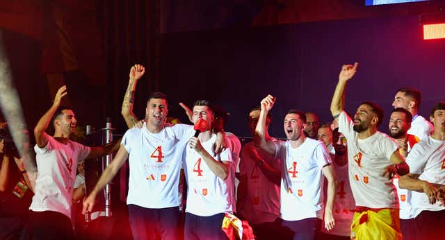 ¡UEFA investiga a Morata y Rodri por los cánticos de “Gibraltar es español”!