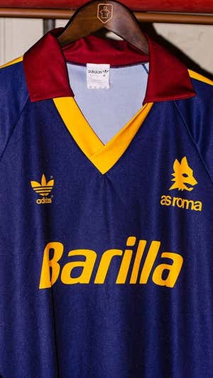 Camiseta de la Roma.  Classic Football Shirts