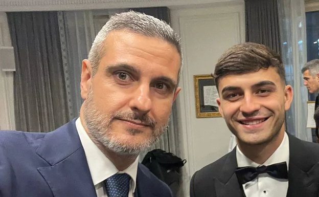 Héctor Peris, junto a Pedro en la gala del Balón de Oro.