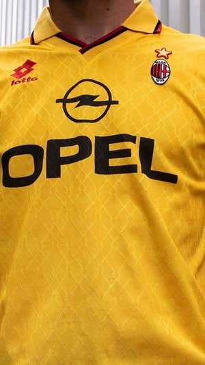 Reflotando diez camisetas malditas del fútbol que solo tuvieron una oportunidad: la trituradora empezó mucho antes