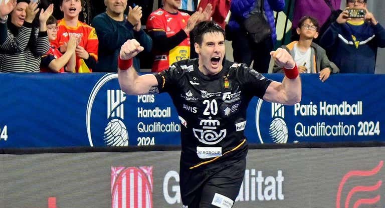 Abel Serdio celebrando un gol en el marcador