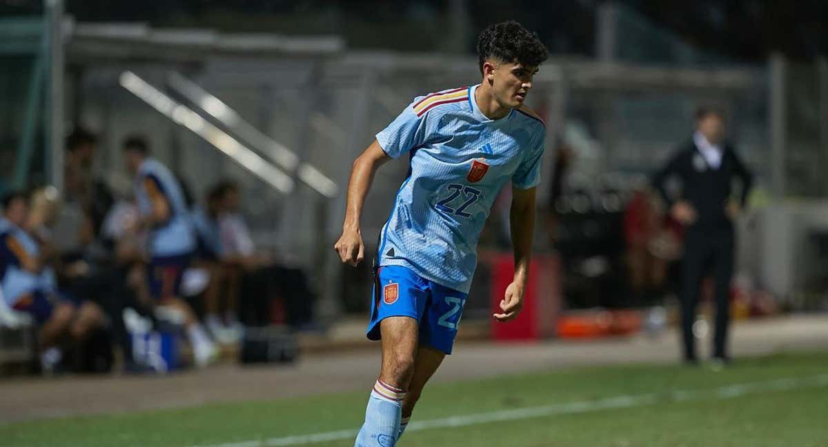 Hugo Novoa durante la pasada temporada en el Villarreal B. /@hugonovoa_