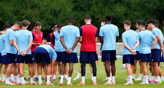 Todo un planeta pendiente de España: el fútbol inaugura los Juegos con la presión de la Eurocopa en la nuca