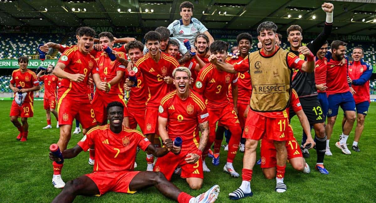 La Sub-19 celebra el pase a la final. /UEFA