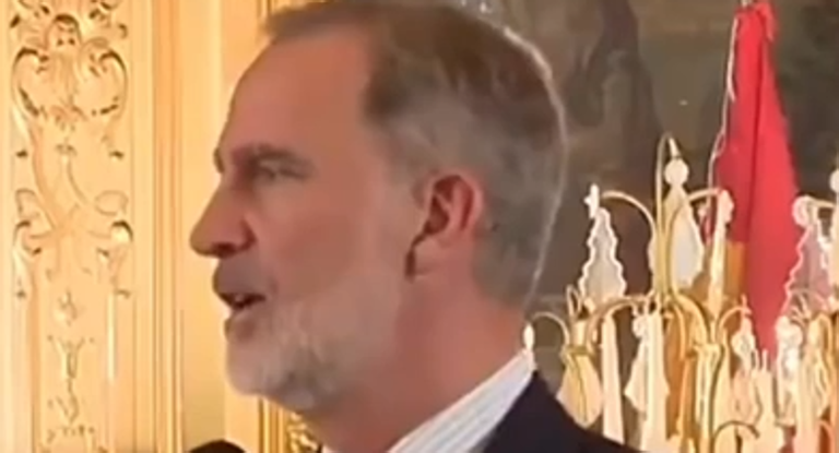 Los Reyes han dado su apoyo al Equipo Olímpico Español en la Embajada de España en París.