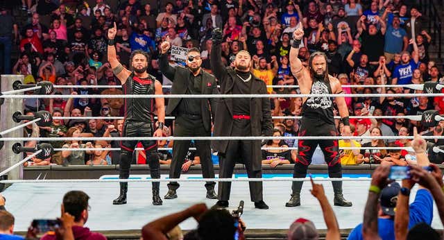 Solo Sikoa avisa a Roman Reigns