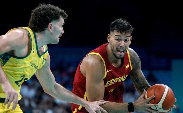 Willy Hernangómez durante un partido con España. EFE