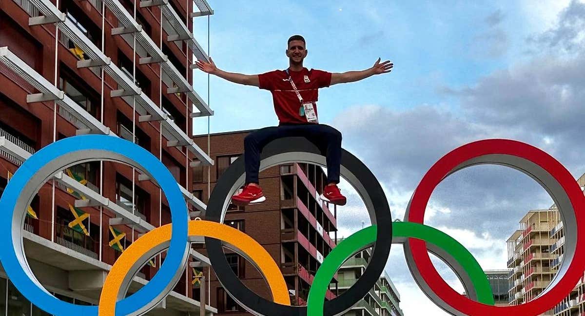 Carlos Llavador será uno de los dos representantes de la esgrima española en París 2024.