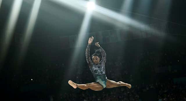Simone Biles confirma su estatus de gran estrella de los Juegos y hasta Lady Gaga, Griezmann y Tom Cruise se rinden ante ella