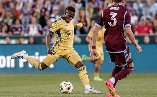 El colombiano suma 20 contribuciones ofensivas esta temporada.  @andresgmz_11
