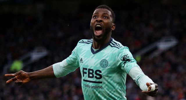 El Sevilla ya espera a Iheanacho y aprieta por Agoumé