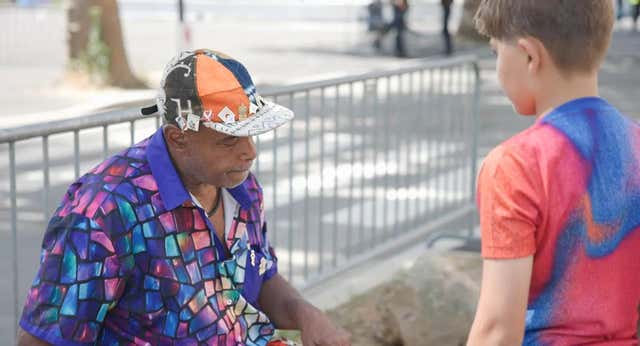 El mercado negro del intercambio de pins: «Es el verdadero deporte de los Juegos, es como un trabajo»