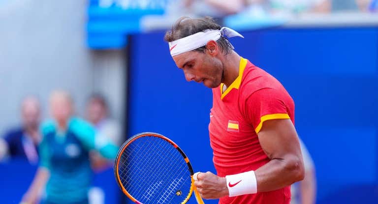 Rafa Nadal celebra un punto en el partido de octavos de final de dobles de los Juegos Olímpicos.