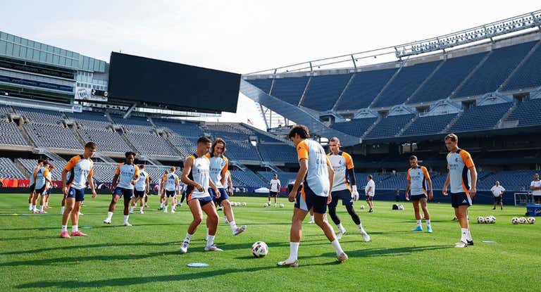Entrenamiento del Real Madrid en el Soldier Field.