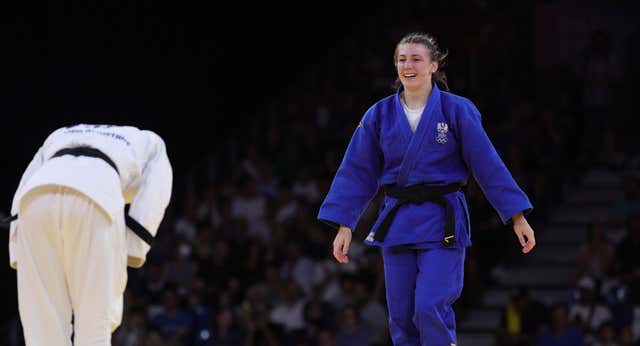 Tsunoda se queda corta y sale volando para perder la medalla de bronce