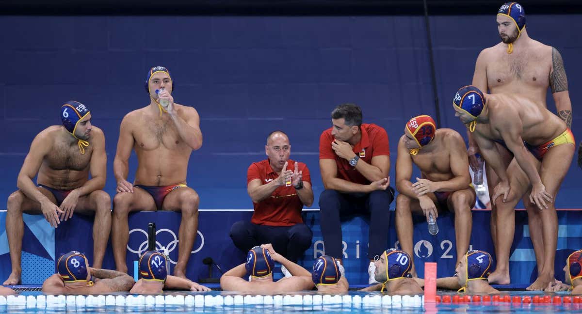 La Selección de waterpolo en un momento del encuentro ante Hungría en la segunda jornada de los Juegos.