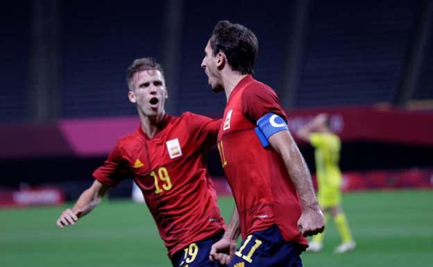 Mikel Oyarzabal y Dani Olmo tuvieron un papel protagónico en la Eurocopa.  EFE