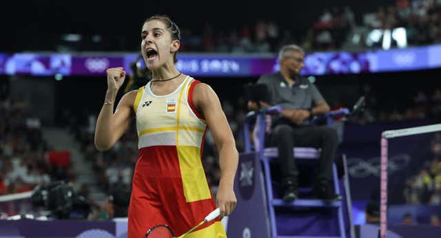 Carolina Marín conserva su esencia y pasa a cuartos tras sufrir lo indecible