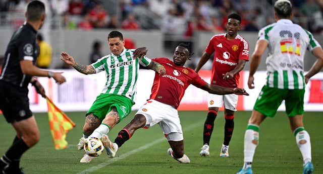 El Betis ofrece dos versiones para caer ante el United