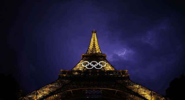 Los deslices de dos semanas de Juegos casi perfectas en París: el dron, los robos, la Coca-Cola del Sena y la carne de la Villa