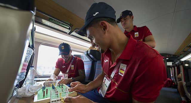 Las partidas de póker, de la PlayStation y el altavoz de Abel Ruiz que definen el buen rollo en la Selección: «Son una familia»