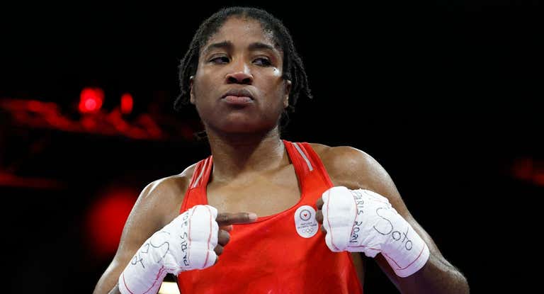 Cindy Ngamba tras meterse en semifinales en los Juegos Olímpicos de París 2024.