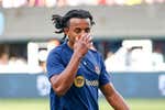 Koundé se resiste a dejar escapar a Nico: «Queremos jugar con los mejores»
