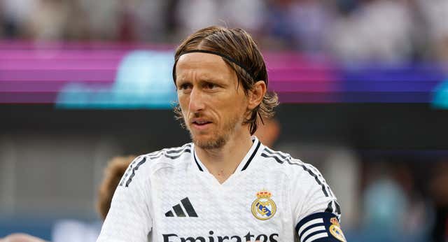 Incertidumbre en el vestuario del Barcelona y la frase de Modric durante la tormenta: «Da igual, vamos a jugar»