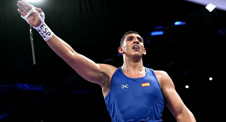Ayoud Ghadafa saluda después de un combate en estos Juegos Olímpicos.