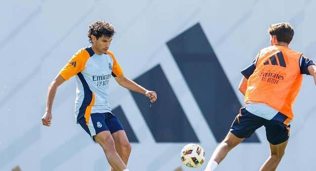 Los ‘mimos’ del Real Madrid a Jesús Vallejo aumentan las dudas sobre su físico