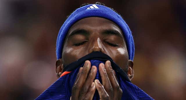 Dika Mem acaba hundido tras provocar con un error garrafal el fiasco de Francia en balonmano: «Esto no se lo deseo a nadie»