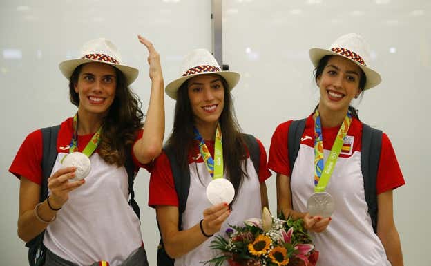 Medallistas olímpicas.  EFE/J. P. Gandul