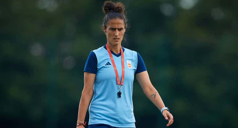 Montse Tomé, seleccionadora española, durante un entrenamiento en los Juegos Olímpicos.