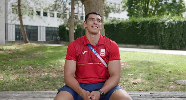 Ayoub Ghadfa se cansa de los estereotipos antes de pelear por el primer oro olímpico del boxeo: «De pobrecito nada, soy un afortunado»