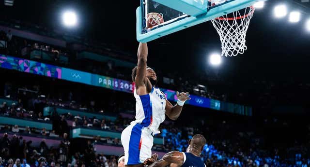 Un póster para la eternidad ante LeBron y gritos de MVP antes que a Wembanyama sitúan a Yabusele en la élite mundial