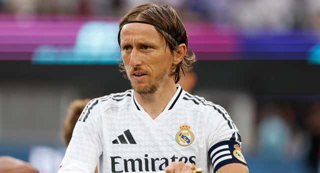 El puzle del centro del campo del Real Madrid: un puesto en juego, Modric se rebela… y Ancelotti tiene la última palabra