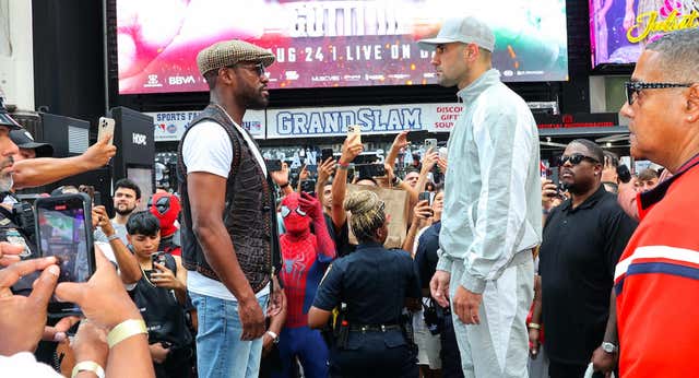 Mayweather se reencuentra con el nieto de un mafioso del que escapó escoltado