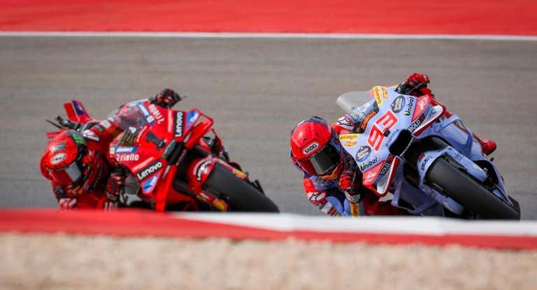 Pecco Bagnaia y Marc Márquez.